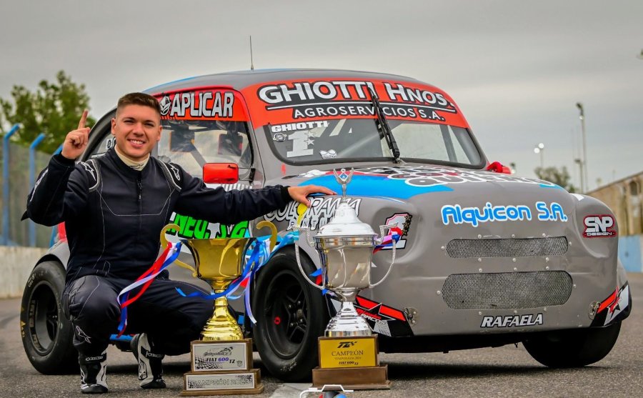 Agust&iacute;n Ghiotti revalid&oacute; su t&iacute;tulo en la categor&iacute;a Fiat 600 TZ.