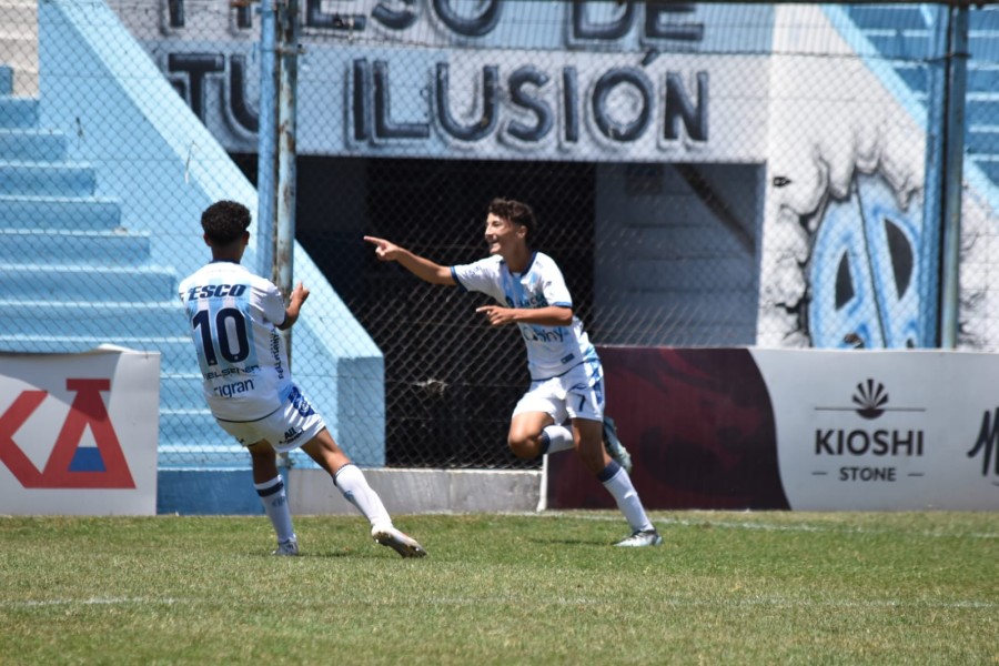 EN INSTANCIAS DECISIVAS. Una categoría de la Crema se ilusiona.