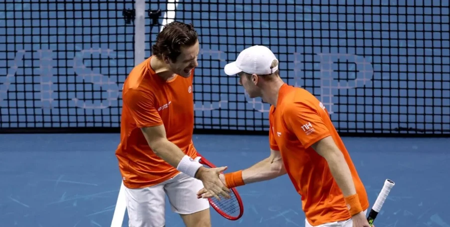 LOS VERDUGOS. El equipo neerlandés eliminó a España y provocó la despedida de Nadal.