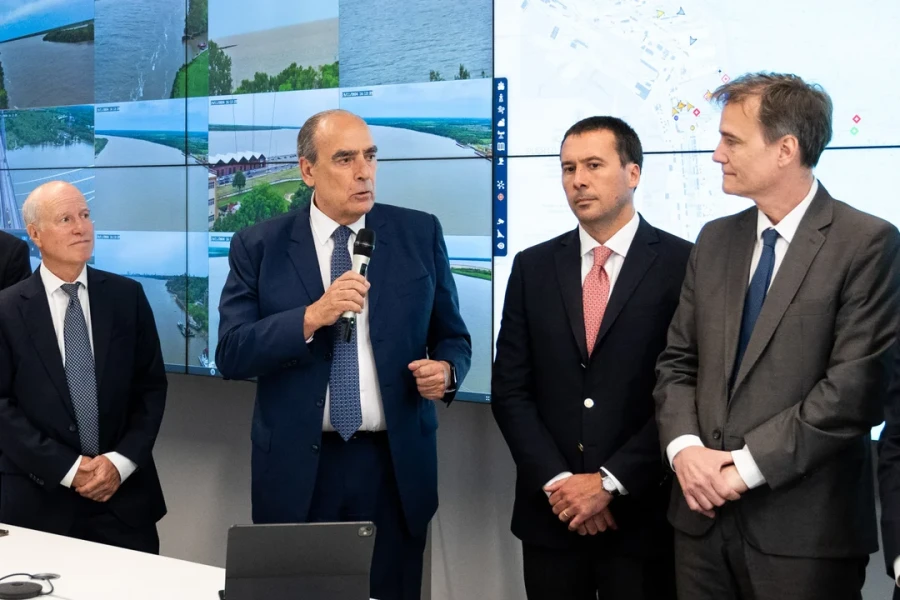 El jefe de Gabinete, Guillermo Francos, anunció el llamado a licitación de la Hidrovía.