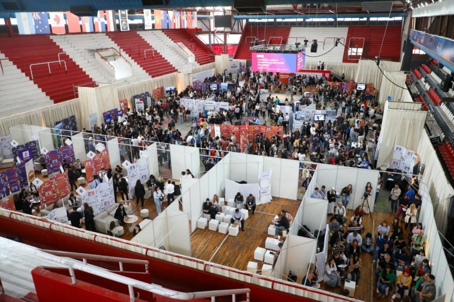Gran concurrencia en la Expo Empleo de Santa Fe.