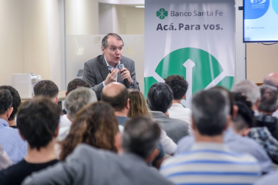 P&eacute;rez abord&oacute; los principales desaf&iacute;os y oportunidades que enfrenta la econom&iacute;a argentina en el corto y mediano plazo.