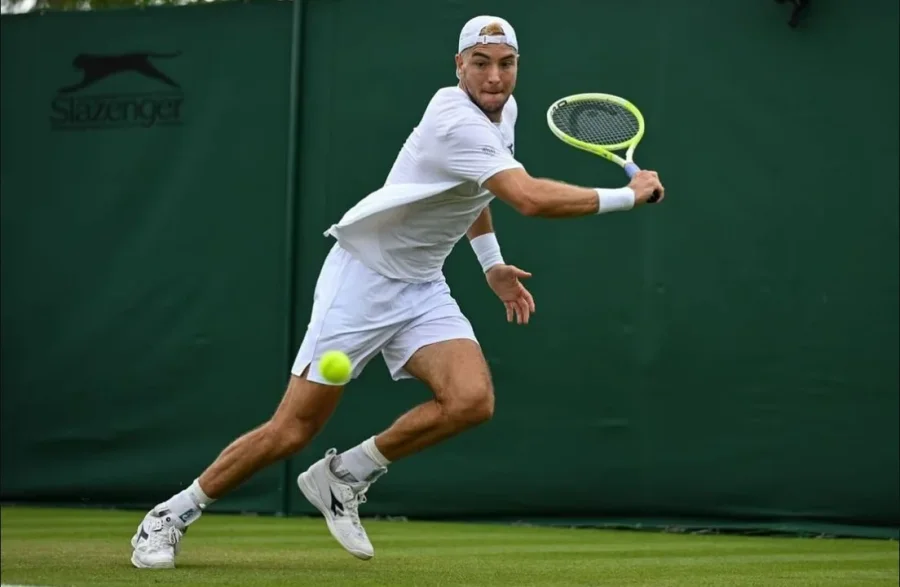 Jan-Lennard Struff derrotó a Denis Shapovalov y metió a Alemania en las semifinales de la Copa Davis.