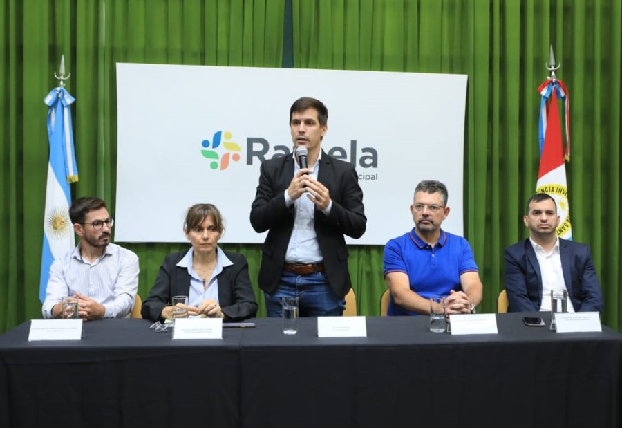 Aversa, Bravino, Viotti, Bottero y Mart&iacute;nez Saliba durante la apertura de sobres del concurso de precios.