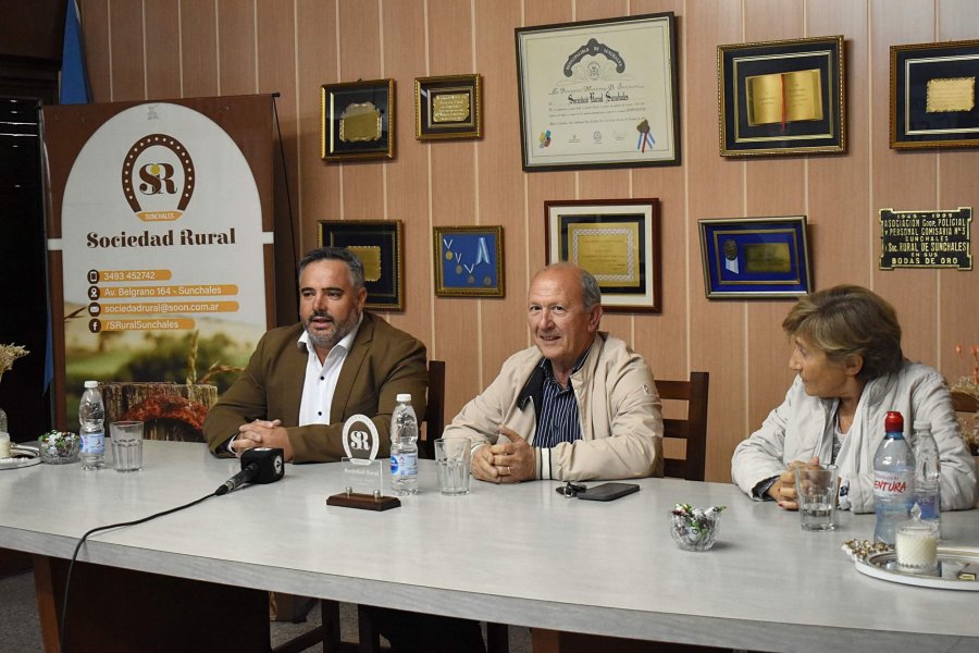 RECORRIDA. Castagnani fue recibido por los dirigentes de Sunchales y CARSFE.