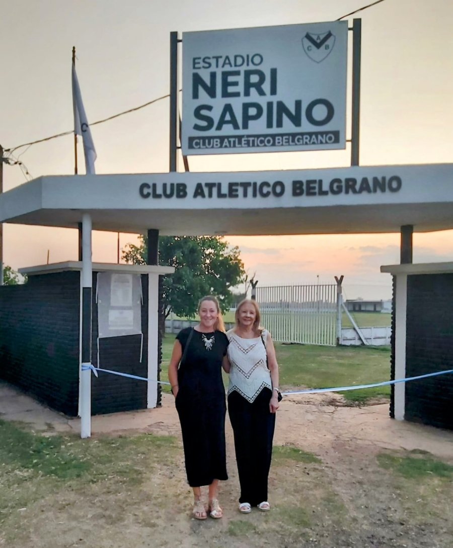 FAMILIARES. María Florencia y Alicia, hija y esposa de Neri.