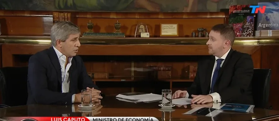 OPTIMISTA. Caputo durante la entrevista con el periodista Jonatan Viale.