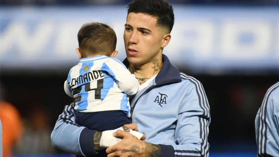 Sorpresa: aseguran que Enzo Fernández sale con una conocida cantante