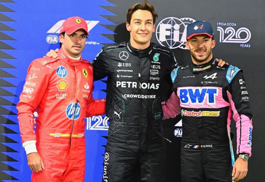 Carlos Sainz (2&deg;), George Russell (1&deg;) y Pierre Gasly (3&deg;) en el podio de Las Vegas.