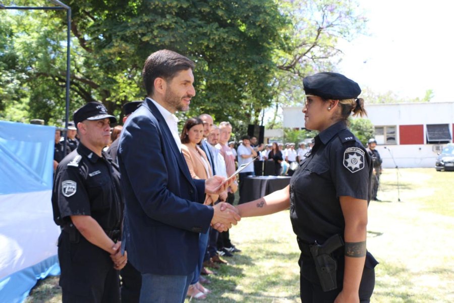 Pullaro encabez&oacute; este s&aacute;bado el acto de entrega de 96 distinciones a personal policial de la Unidad Regional II de Polic&iacute;a de Rosario.