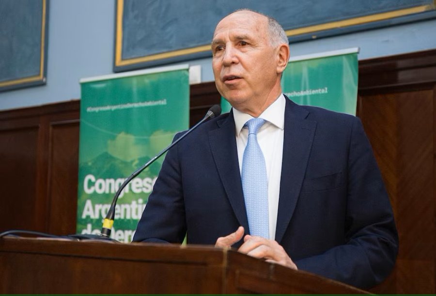 El rafaelino Ricardo Lorenzetti durante su disertaci&oacute;n en el foro sobre derecho ambiental. (FOTO INFOBAE)