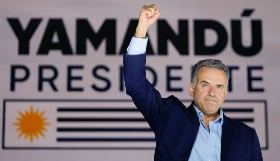 Yamandú Orsi asumirá en marzo.