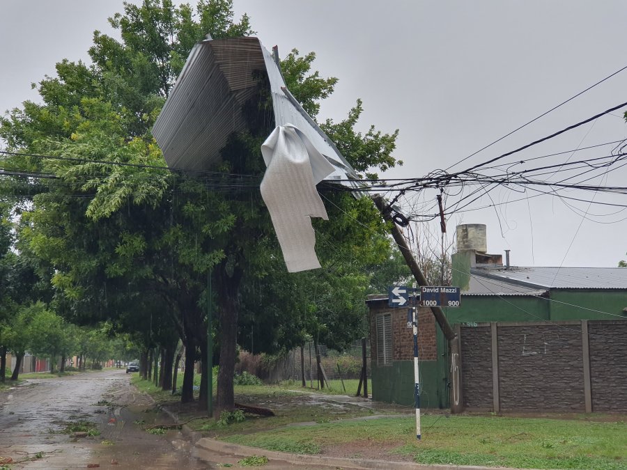 Importantes da&ntilde;os en Rafaela por el temporal.