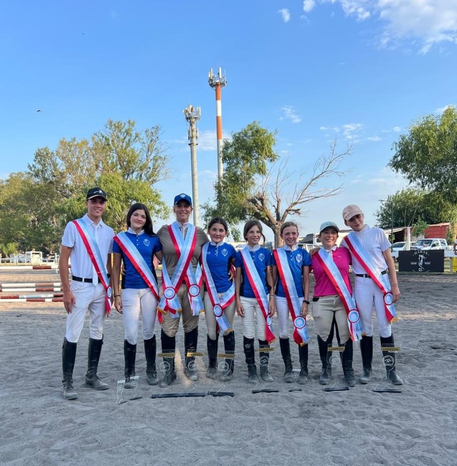 Campeones: Camilo Pérez - Mel Lysiak - Carolina Druetto - Liz Lysiak - Amelie Ollier - Clara Romano - María Emilia Munarriz - Ingrid Sisuk