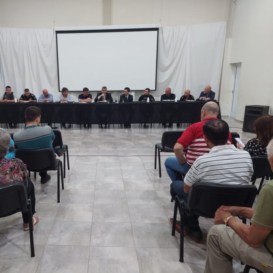 Vista general de la reunión de ayer.