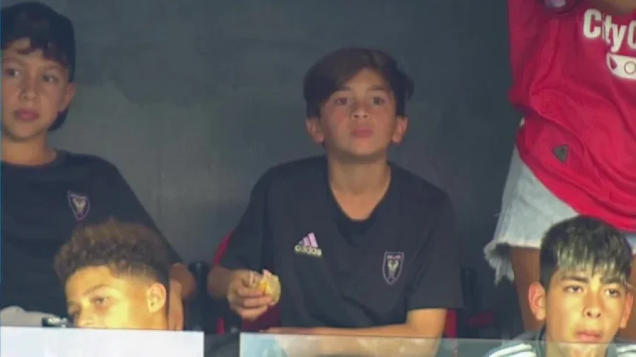 Thiago Messi presente en el partido de Newell´s ante Independiente.