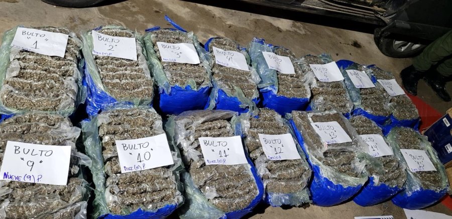 La droga incautada por personal de la Polic&iacute;a de Seguridad Vial. (FOTO SCS)