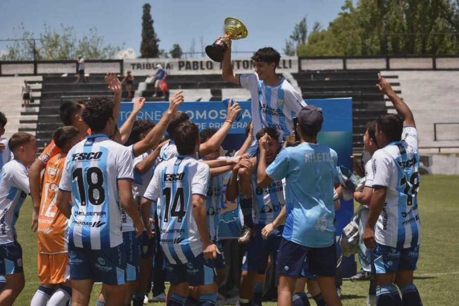 POSITIVO. Los juveniles seguir&aacute;n participando en torneos de AFA.