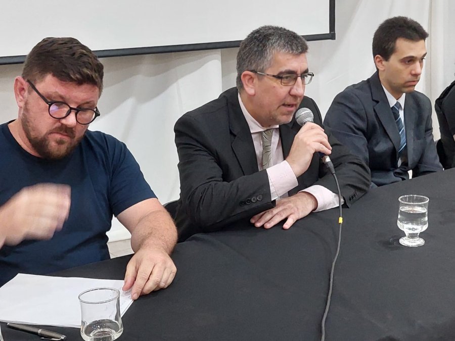 El fiscal Regional Carlos Vottero estuvo acompañado por el intendente de Sunchales, Pablo Pinotti; y autoridades judiciales y policiales.