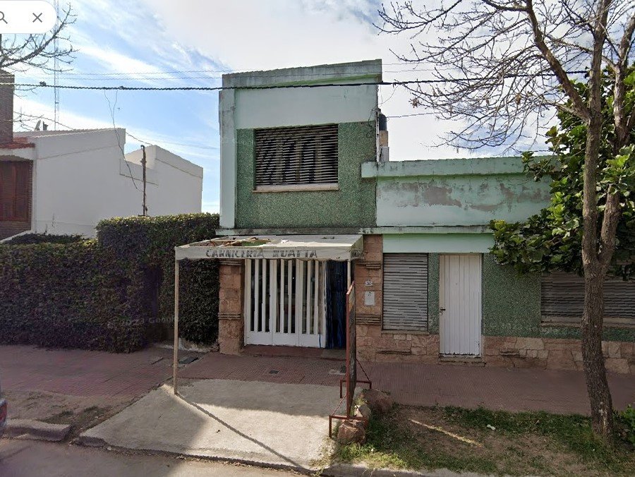 Ocurrió en Dante Alighieri al 200. La registradora tenía $25.000 en su interior.