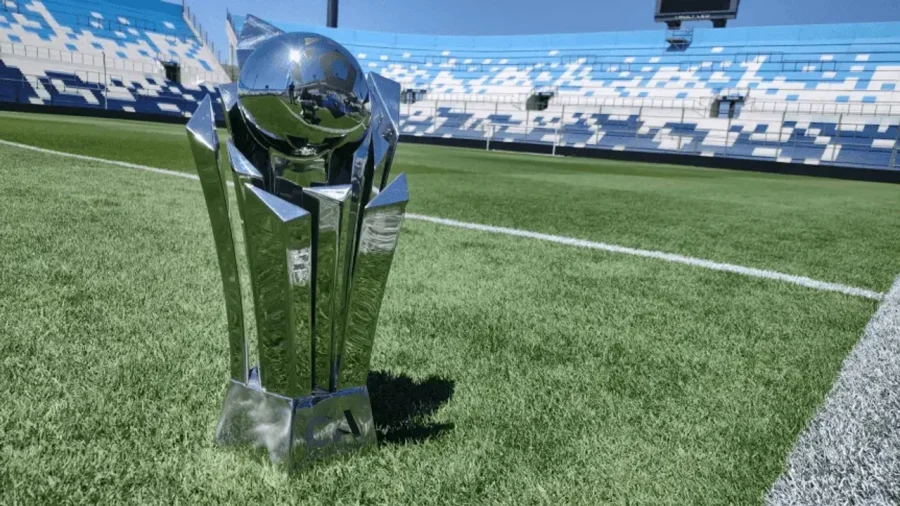 El trofeo de la Copa Argentina.