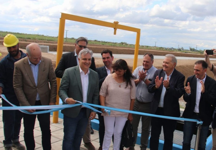 INAUGURACIÓN. El gobernador Martín Llaryora encabezó el acto en la región beneficiada.