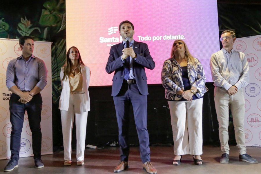 DESTINO SANTA FE. Pullaro y Aeberhard encabezaron la presentaci&oacute;n.