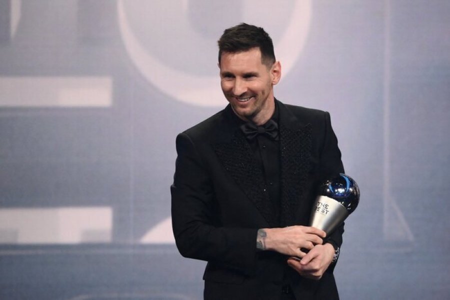 Messi, junto al Premio The Best 2023.