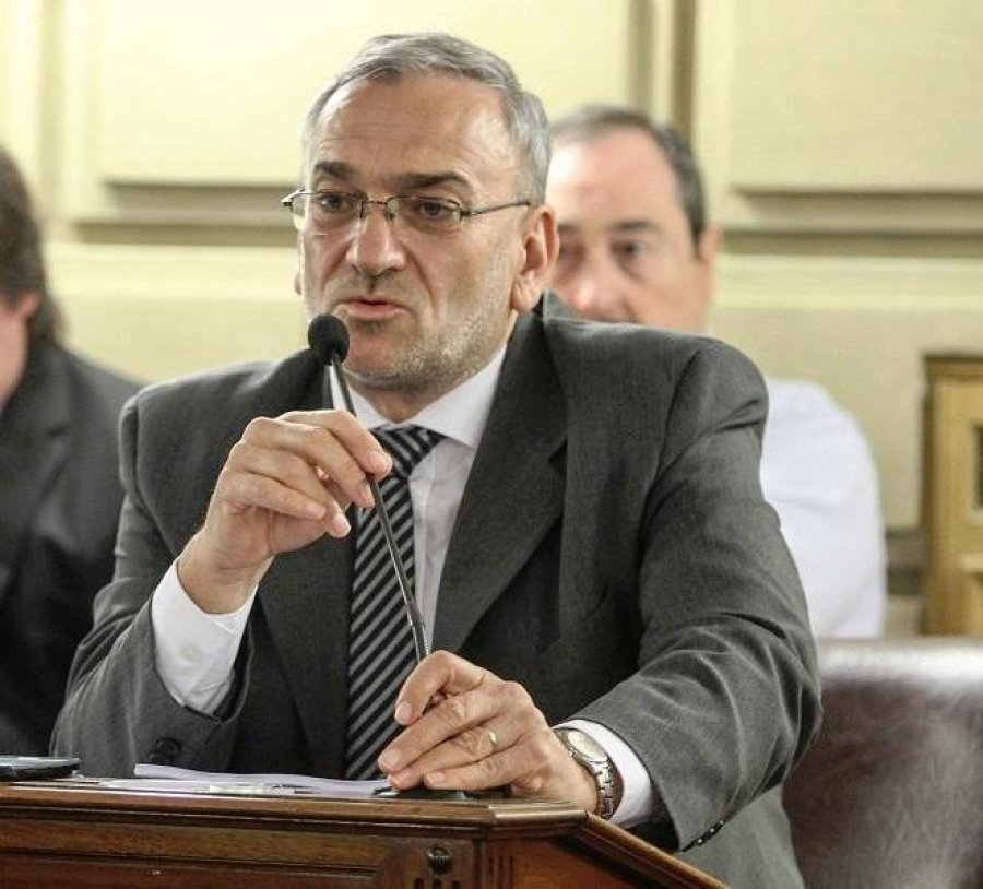 El legislador por nuestro Departamento.