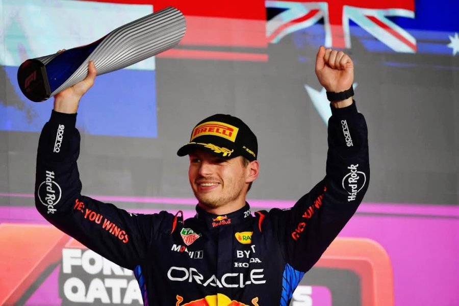 Max Verstappen festejando su victoria en el Gran Premio de Qatar.