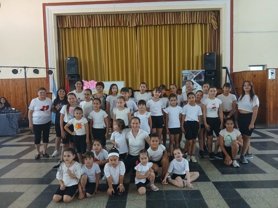 La Presidente Comunal, las coordinadoras y talleristas.