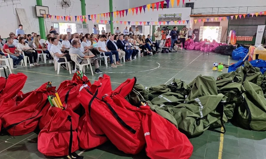 Vista general del salón donde se realizó el acto.