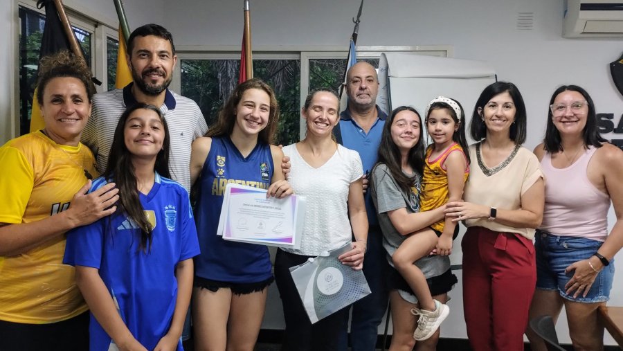 la entrega de una de las distinciones.