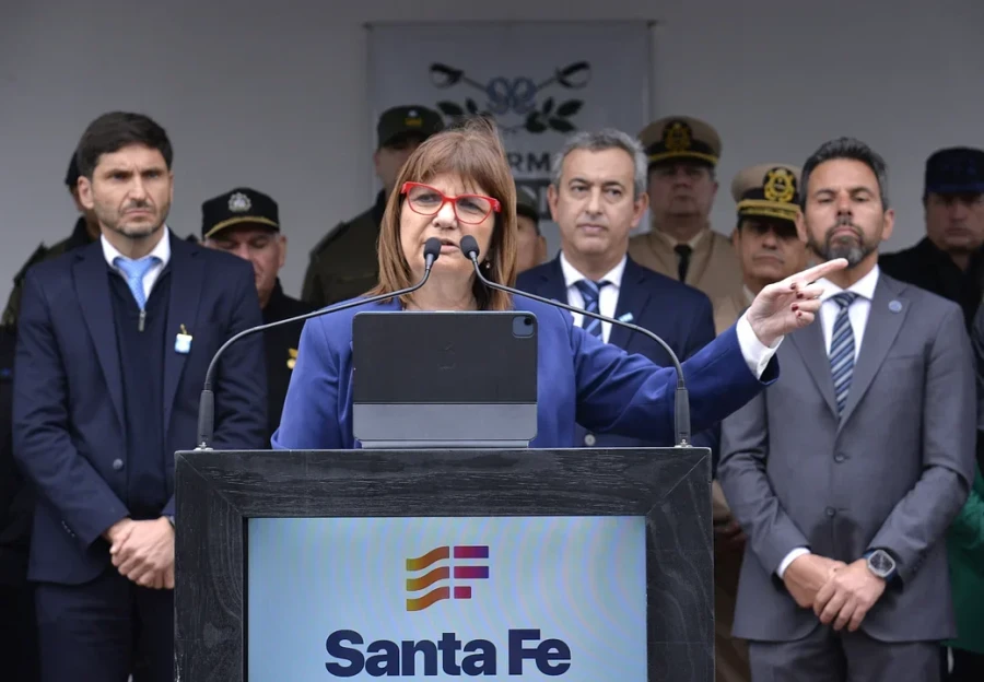 La ministra de seguridad, Patricia Bullrich, y el gobernador de Santa Fe, Maximiliano Pullaro.