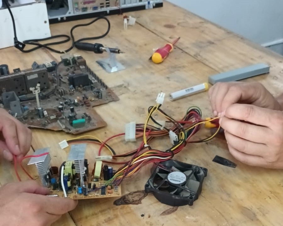 Se llev&oacute; adelante una formaci&oacute;n denominada &ldquo;Taller de Roboticlaje&rdquo;.