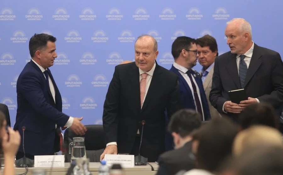 Su fallecimiento fue por complicaciones relacionadas con el cáncer, enfermedad que lo afectó durante sus últimos meses y que motivó su salida de la vida pública.