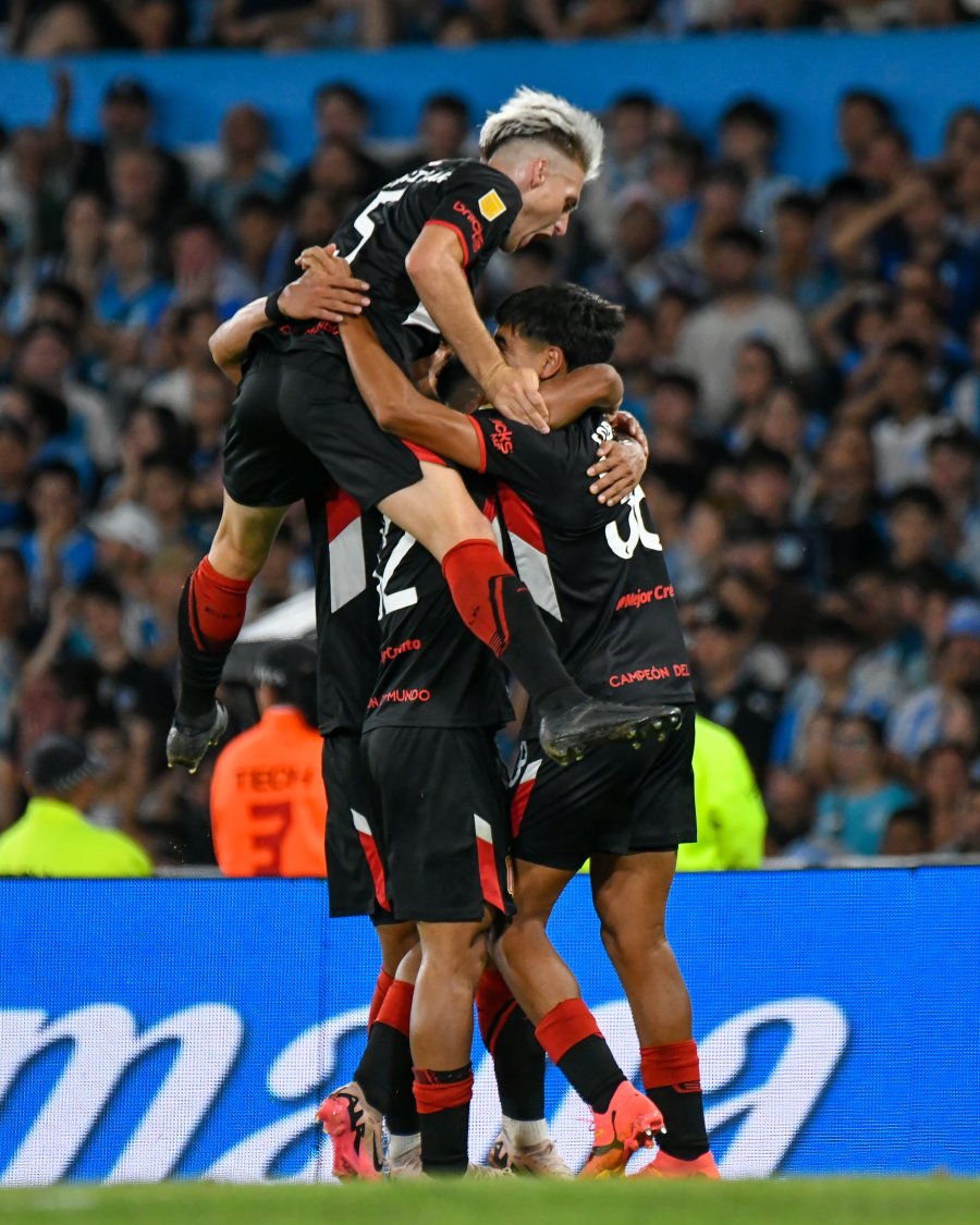 VERDUGO. El "Pincha" sacó de la pelea al equipo de Costas.
