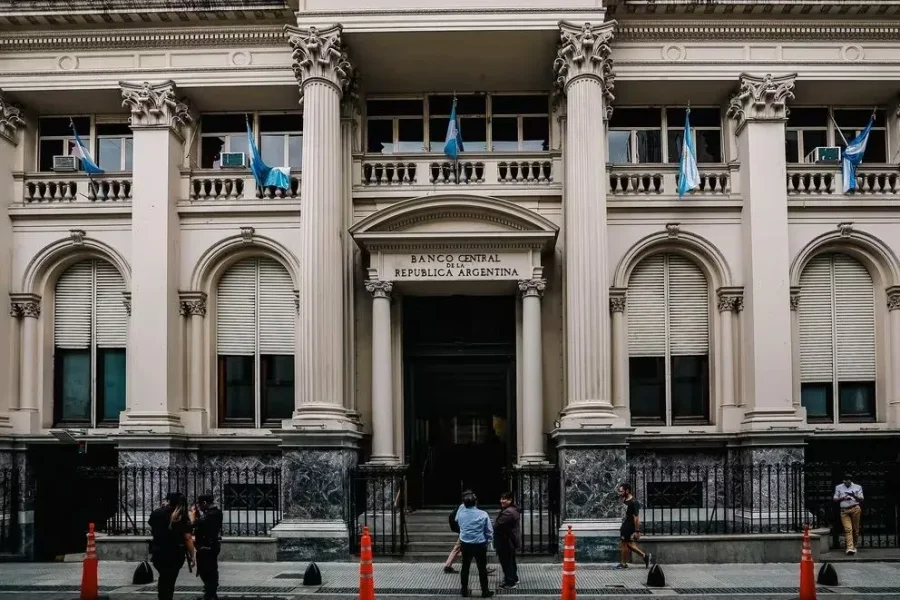 BANCO CENTRAL. Debe "administrar" la tasa de interés para que impulse la economía y no se transforme en un ancla.
