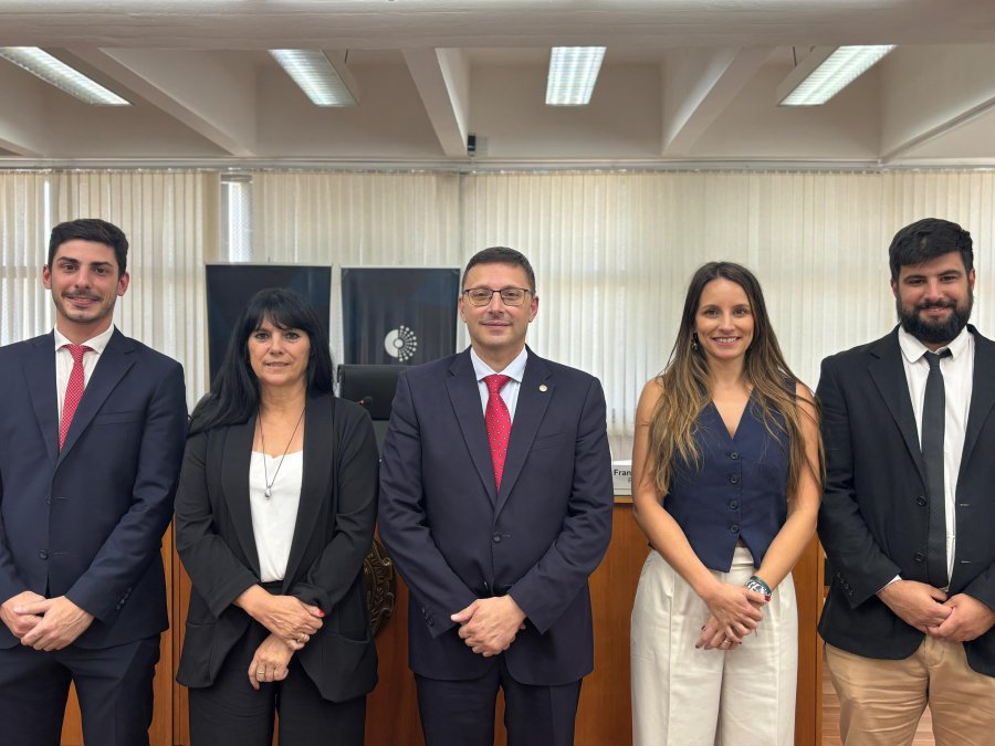Las utoridades hasta diciembre de 2025: Nicol&aacute;s Abdala (secretario), Alejandra Sagardoy (vicepresidente 2&deg;), Lisandro M&aacute;rsico (presidente), Paz Caruso (vicepresidente 1&deg;) y Franco Laorden (p