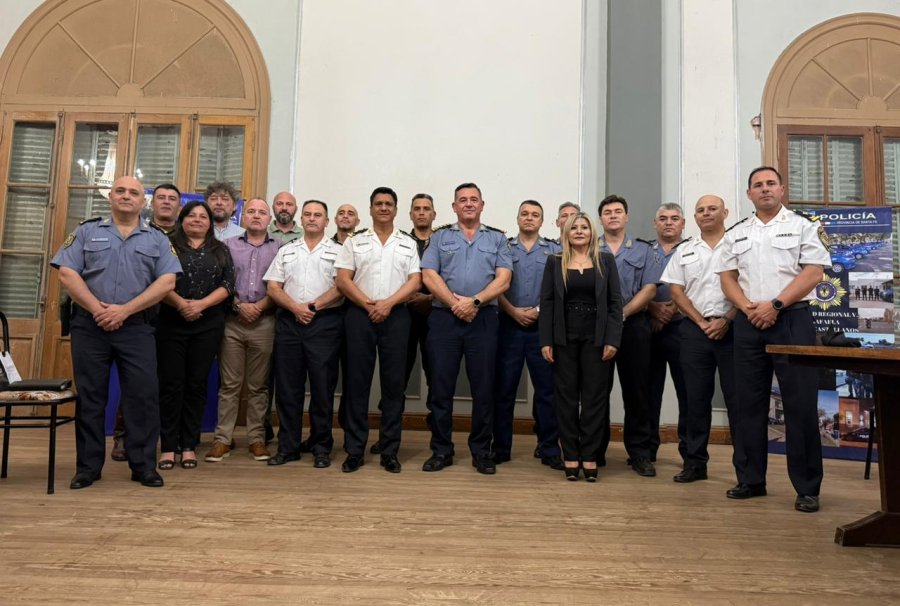 <i>Las autoridades policiales participantes del encuentro interprovincial que se hizo en Rafaela.</i>