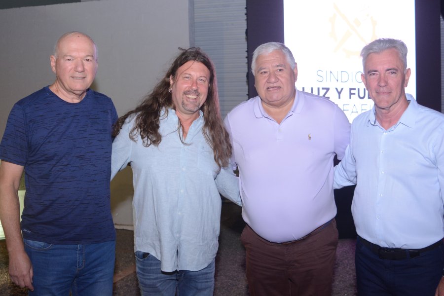 Juan Alfredo Romero, Sebasti&aacute;n Beccar&iacute;a, Guillermo Moser y Enrique Ruppen disfrutan de un buen momento en el acto inaugural. (FOTO DIEGO CAMUSSO)