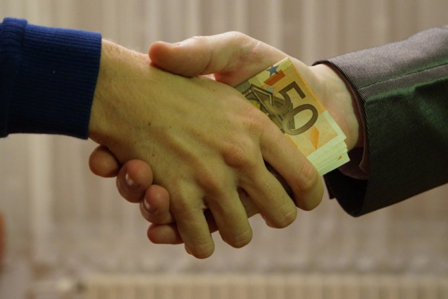 Seg&uacute;n datos de la misma ONU, cada a&ntilde;o se pagan aproximadamente un bill&oacute;n de d&oacute;lares en sobornos.