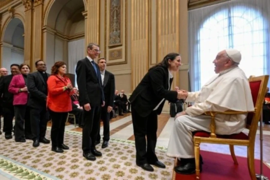 El Papa Francisco recibe a participantes en un congreso sobre el futuro de la teolog&iacute;a.