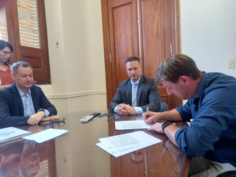 leonel Marmiroli, Lisandro Enrico y Luciano Fagnola durante el encuentro.