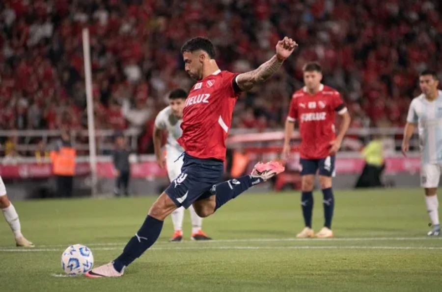 BUEN PRESENTE. Avalos volvió a convertir.