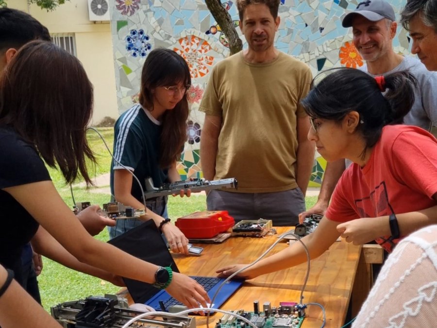 Cierre del Taller de Roboticlaje.