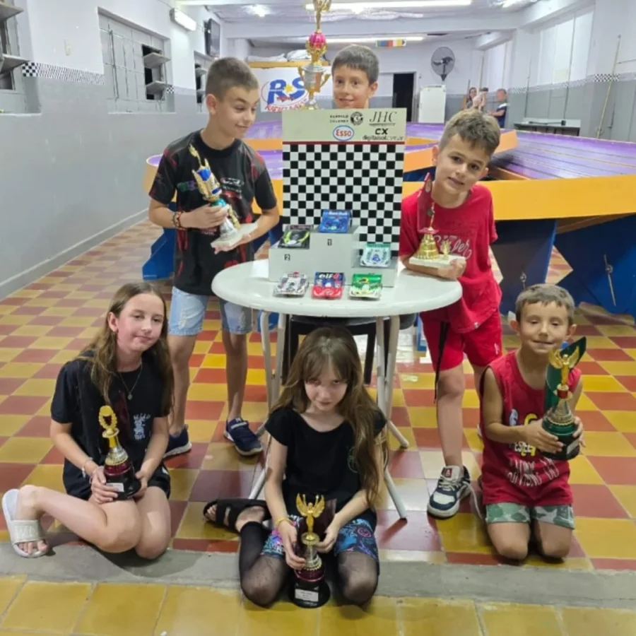 PEQUES. Los protagonistas de Sport Junior.