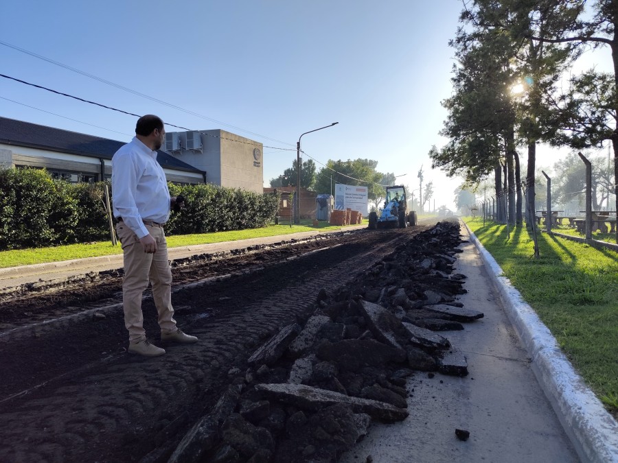 CALLE ORTIZ. José Barbero supervisando el inicio de los trabajos.
