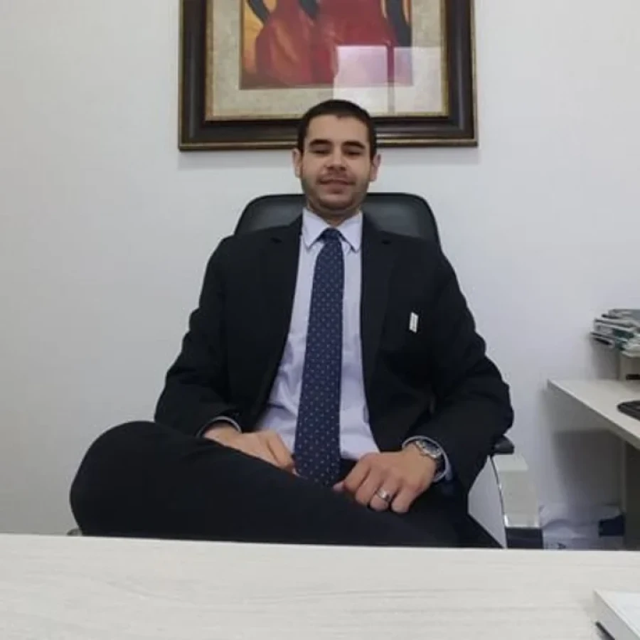 Se supo que, a pesar de las denuncias, seguía estafando a personas.