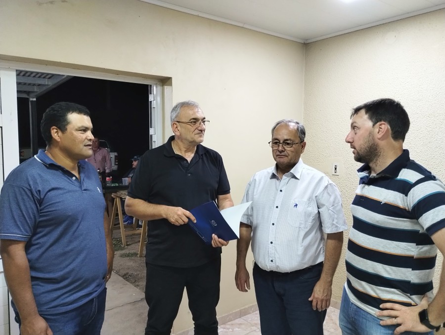 EN COLONIA BIGAND. Un momento de la actividad protocolar.